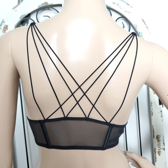 Victoria's Secret front close bra small - Picture 6 of 9